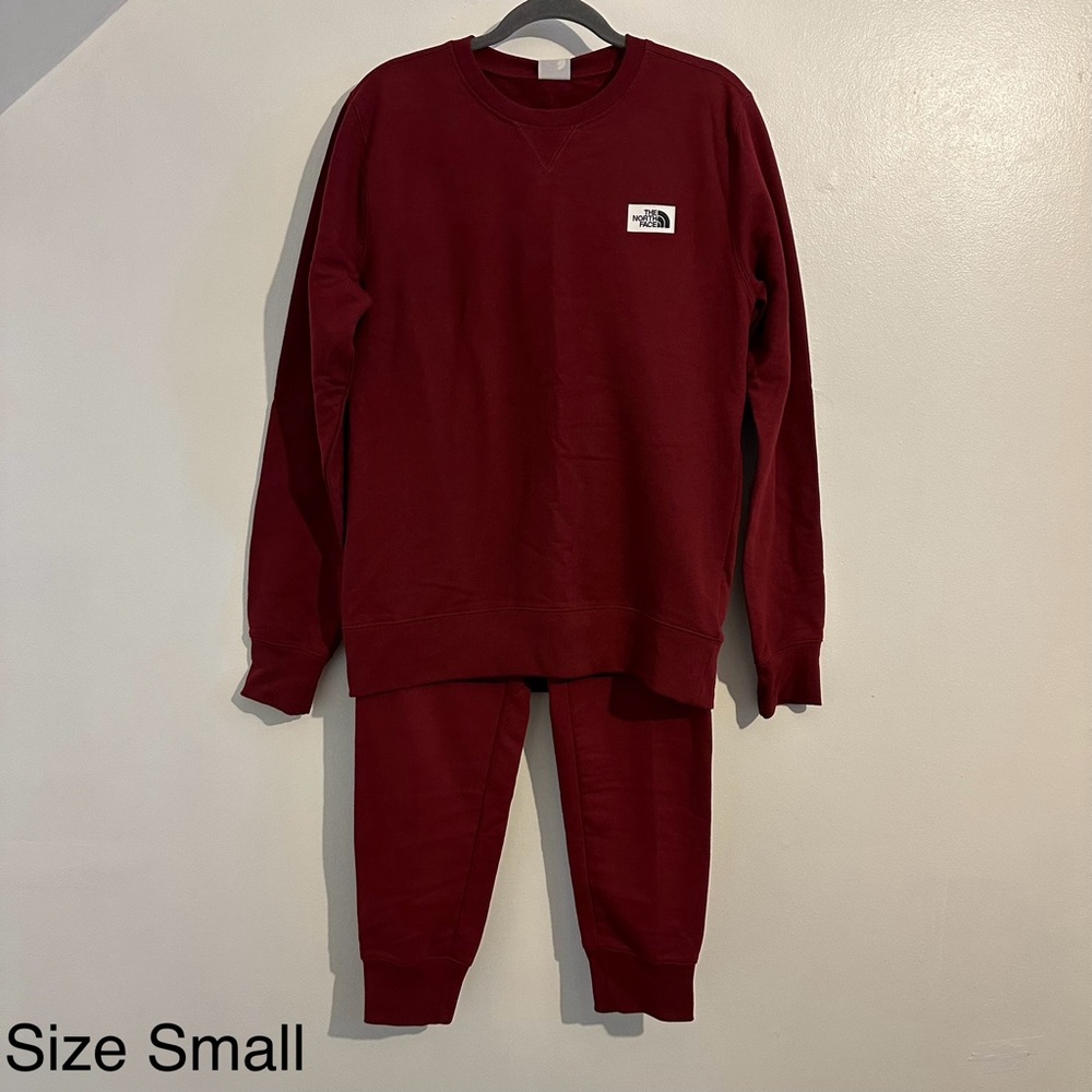 The North Face Mens Hert Patch Sweatsuit in “Cordovan” burgundy Medium